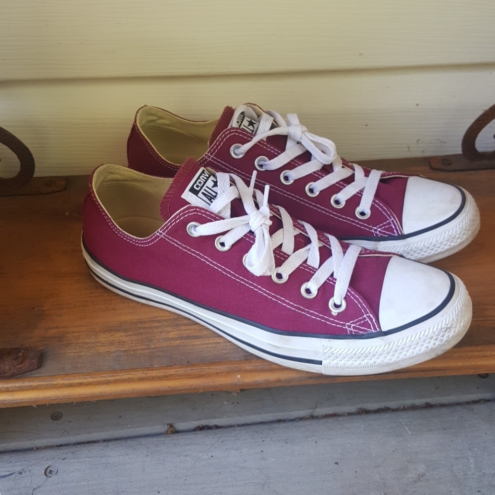 Converse women's 10 or men's 8.